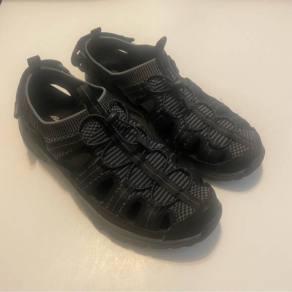 Eddie Bauer Other - Eddie Bauer Bungee Lace Breathable Men’s Outdoor Hiking Water Shoe Sandal Sz 8